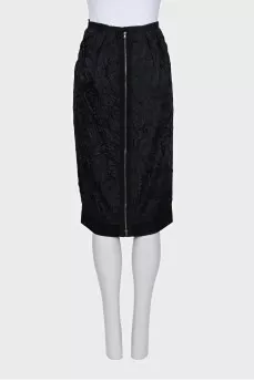 Black fitted skirt with a zipper