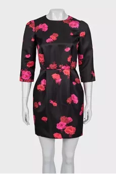 Fitted dress in pink print