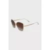Gradient sunglasses with thin frames