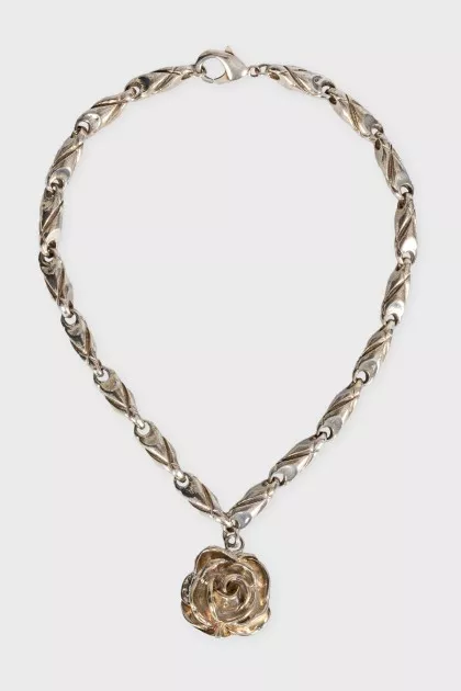 Silver necklace with flower pendant