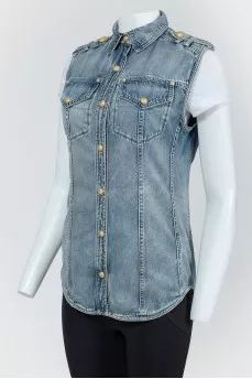 Denim vest with golden branded buttons