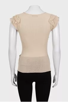 Beige T-shirt with lace sleeves