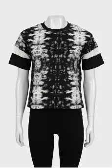 Black and white straight-cut T-shirt