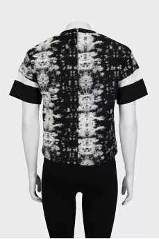 Black and white straight-cut T-shirt
