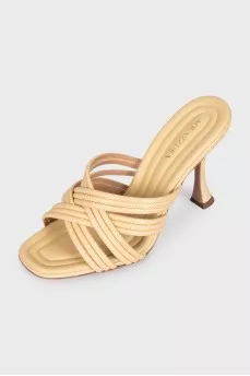 Oahu mules with tag