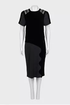 Black dress with perforated shoulders