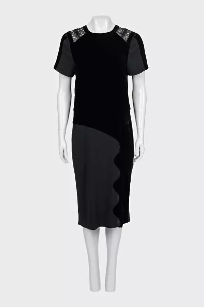 Black dress with perforated shoulders