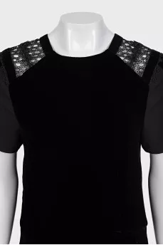 Black dress with perforated shoulders
