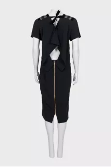 Black dress with perforated shoulders