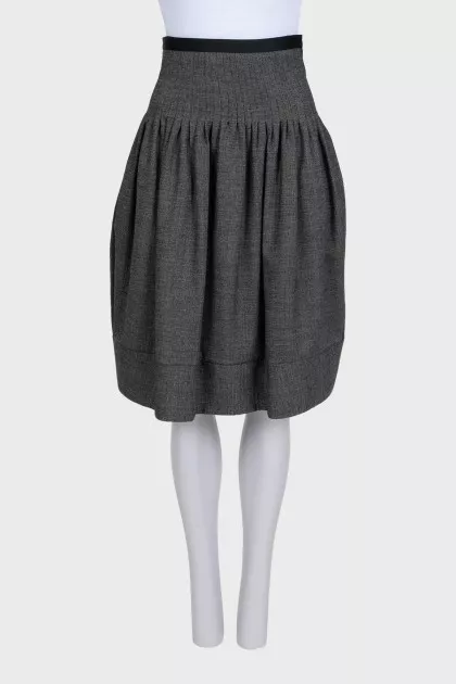 Full wool skirt with a zipper