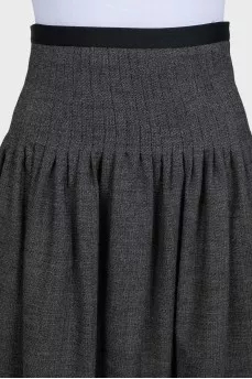 Full wool skirt with a zipper