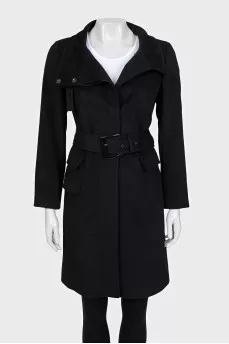 Fitted cashmere coat with belt