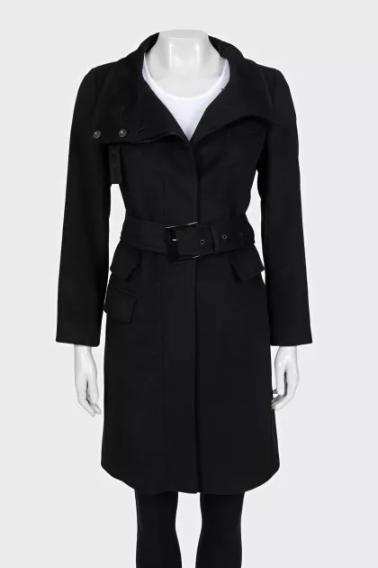 Fitted cashmere coat with belt