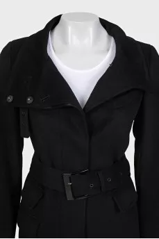 Fitted cashmere coat with belt