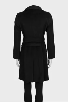 Fitted cashmere coat with belt