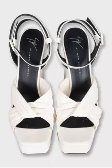 White leather Sinuosa sandals