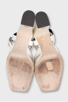 White leather Sinuosa sandals