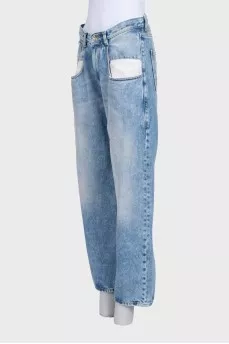Blue jeans with accent pockets