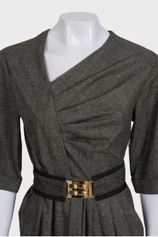 Fitted dress with a gold buckle