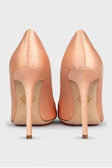 Beige shoes with silicone inserts