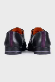 Men's leather shoes with contrasting laces