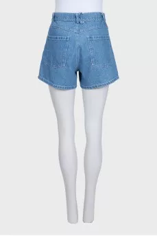 Blue denim shorts with pockets