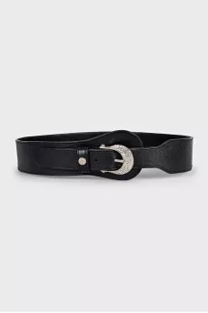 Leather belt decorated with rhinestones on the buckle