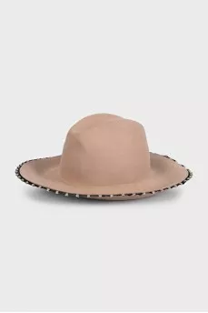 Beige decorated wool hat