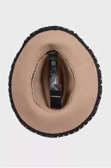 Beige decorated wool hat