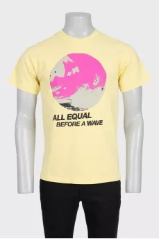 Men's yellow t-shirt with pink print