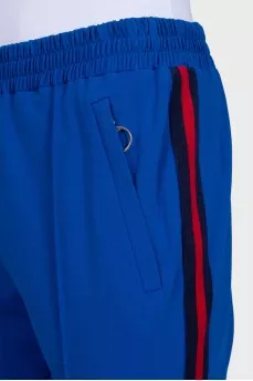 Sports trousers with contrasting stripes