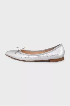 Silver leather ballet flats with a bow