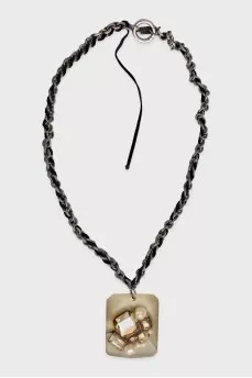 Pendant with a massive chain