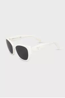 Grand white sunglasses