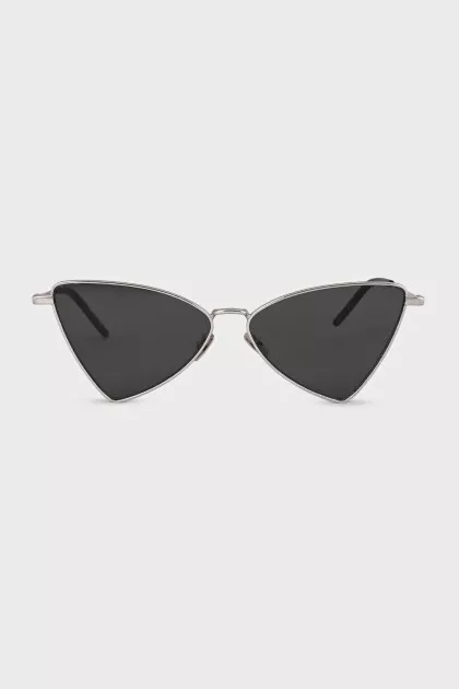 Triangular sunglasses with silver frames
