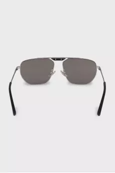 Sunglasses with logo
