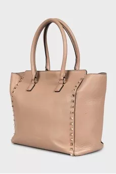Бежевая кожаная сумка Rockstud