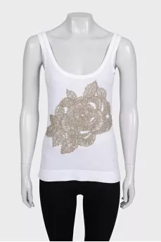 White T-shirt with embroidered tag