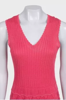 Fitted pink dress with perforations