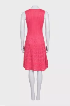 Fitted pink dress with perforations