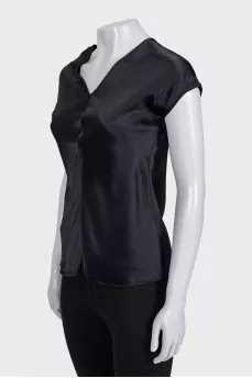 black-v-neck-t-shirt-3