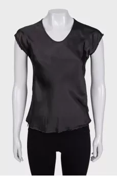 Black T-shirt with raw edges