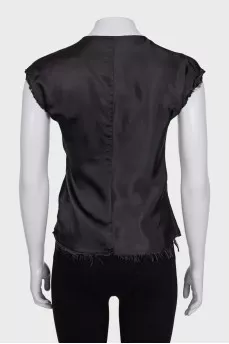 Black T-shirt with raw edges