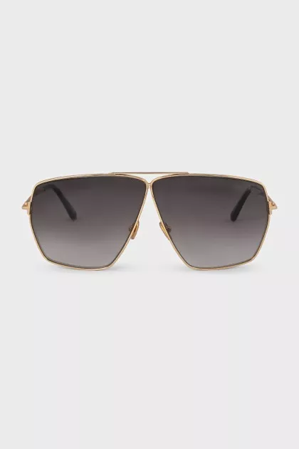 Aviator sunglasses with gold frames