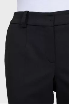 Straight-leg wool trousers with a mid-rise