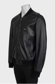 Men's black leather jacket with a zipper
