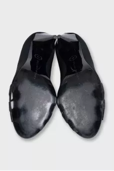 Suede shoes with a conical heel