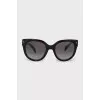 Black sunglasses with gradient lens