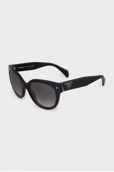 Black sunglasses with gradient lens