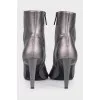 Leather ankle boots with heels and a zipper